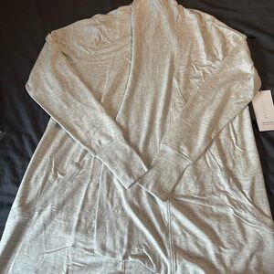 Athleta Pranayama Wrap in Light Gray